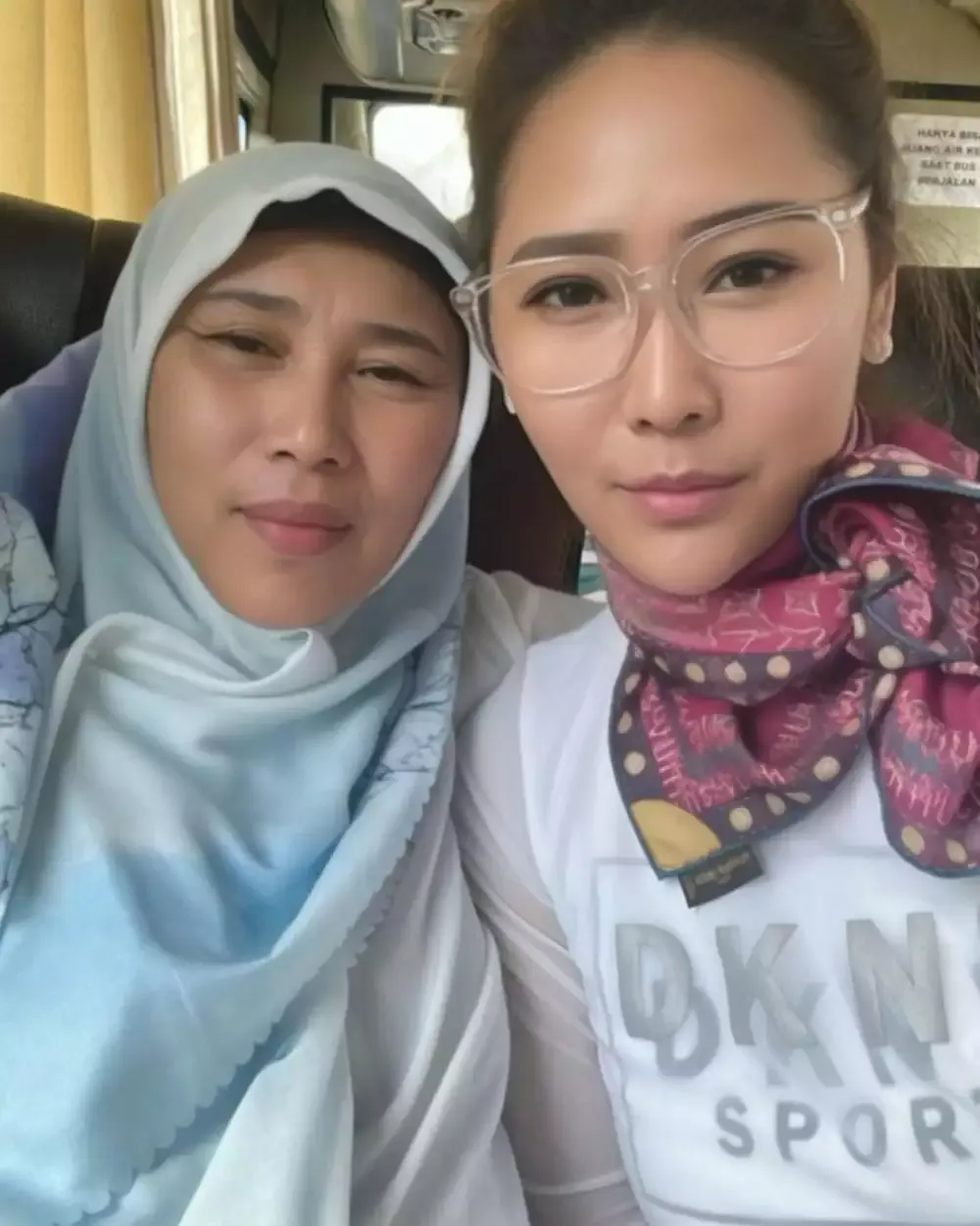 potret pedangdut liburan bareng ibu © instagram