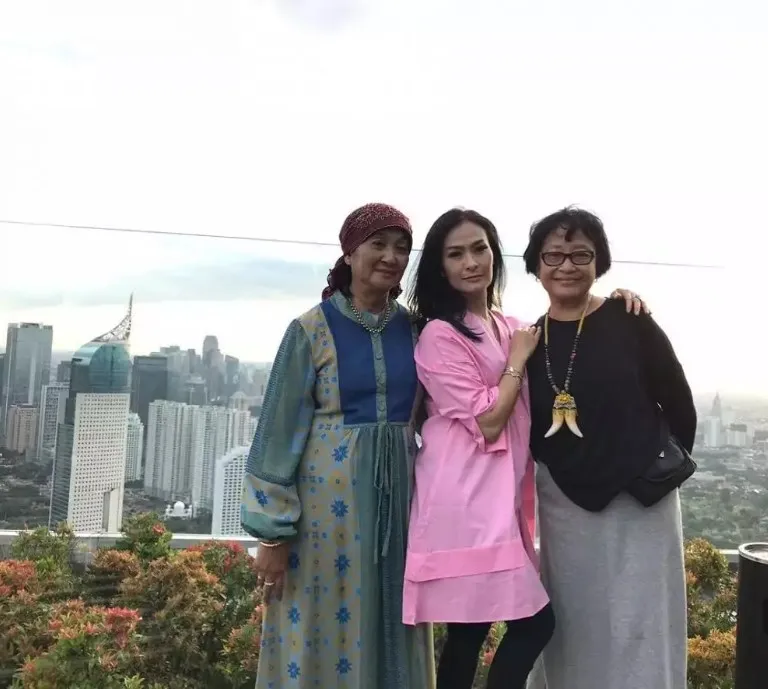 potret pedangdut liburan bareng ibu © instagram