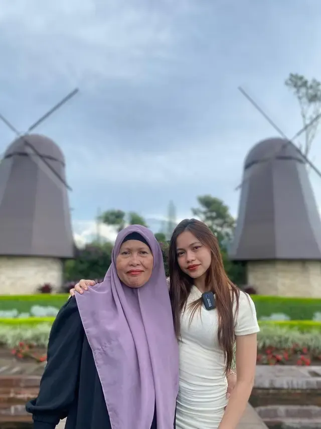 potret pedangdut liburan bareng ibu © instagram