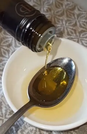 Hempas ketombe dan gatal di kepala Berbagai sumber