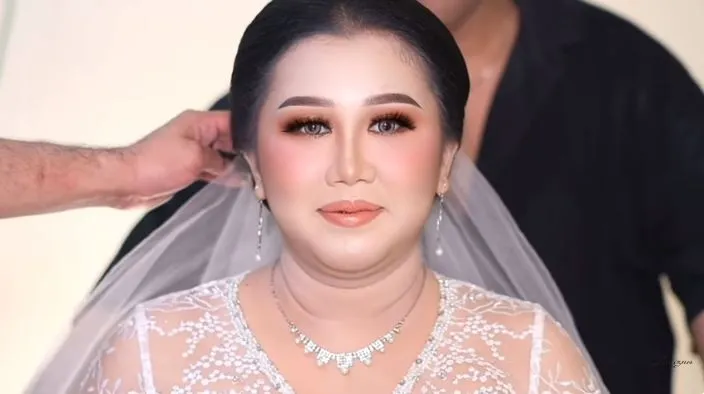  transformasi makeup wanita berwajah bulat dan alis tipis berbagai sumber