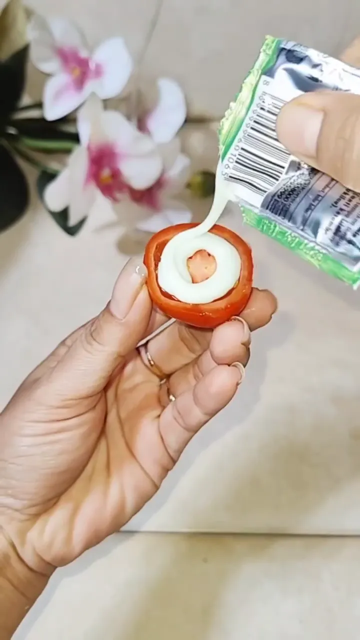 cara bersihkan kotoran kuku kaki © Instagram