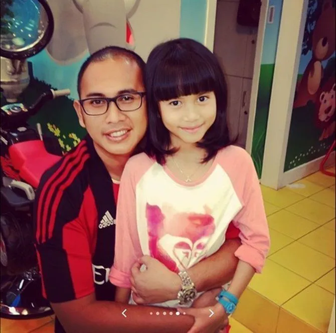 transformasi wajah Azizah Salsa dari masa ke masa © 2025 brilio.net transformasi wajah Azizah Salsa dari masa ke masa © 2025 brilio.net