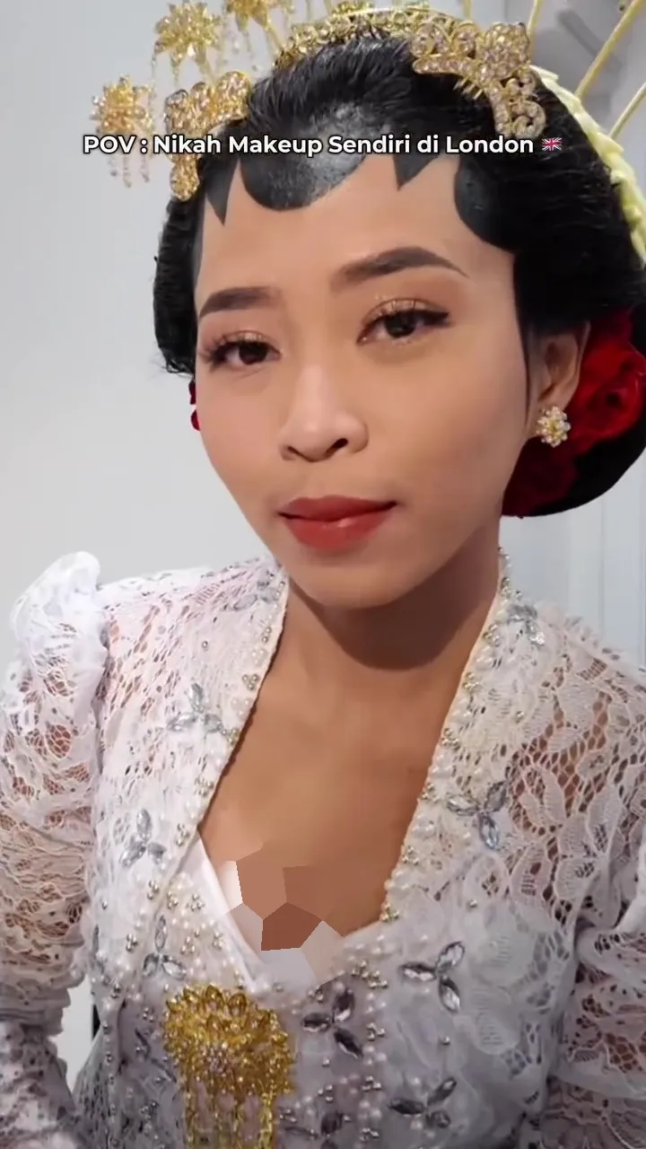 cewek ini bikin paes dan makeup sendiri © Instagram 