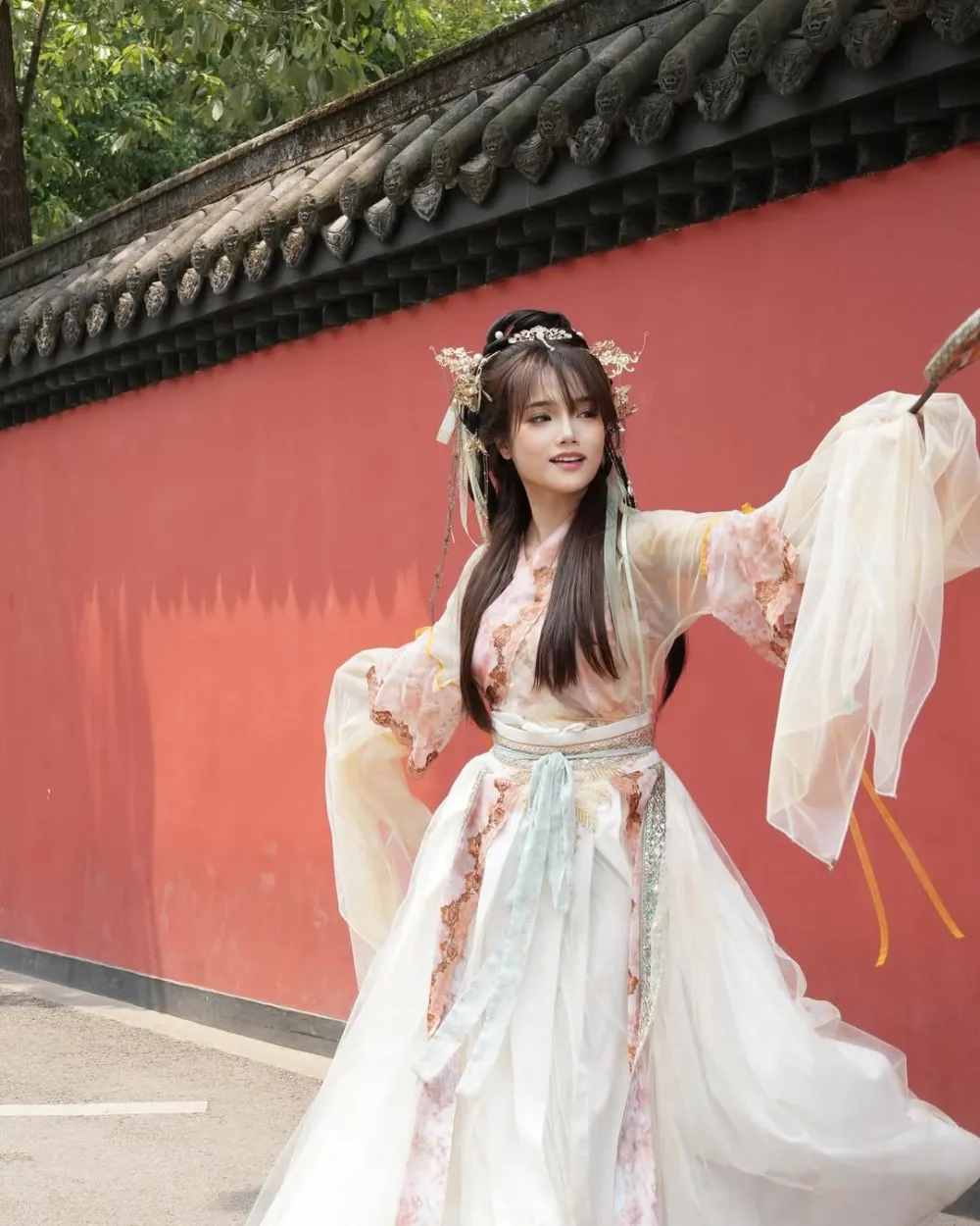 gaya makeup Fuji pakai gaun hanfu © Instagram gaya makeup Fuji pakai gaun hanfu © Instagram