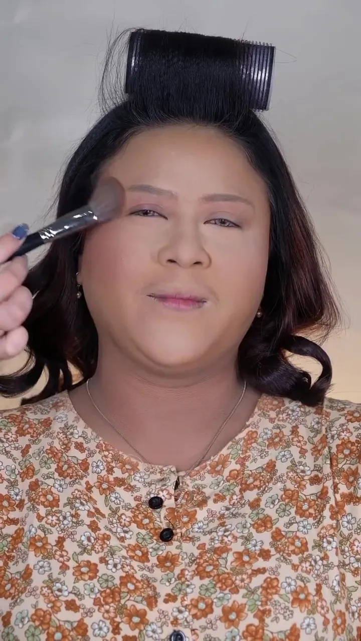 cewek berwajah bulat dirias ala Korean © Instagram