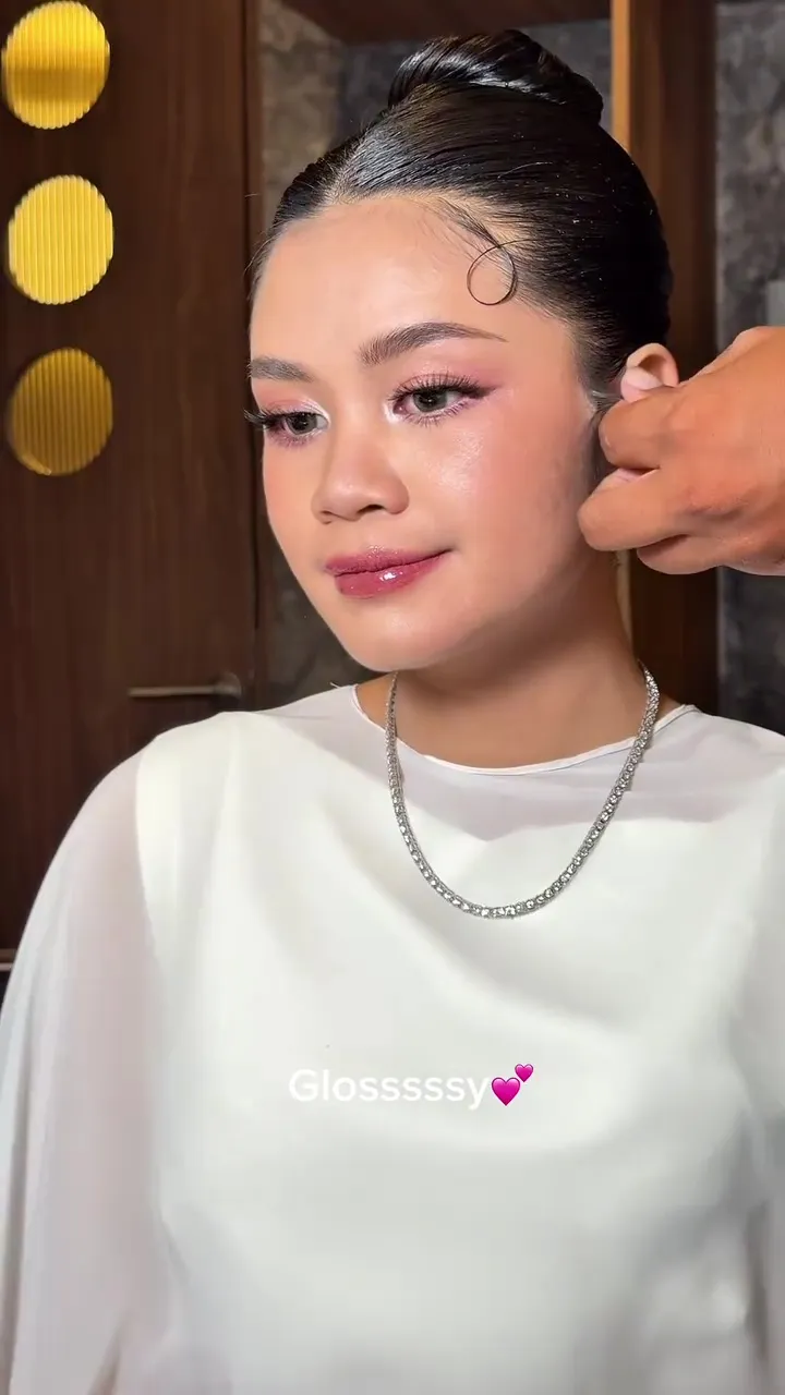 kemerahan karena bekas jerawat © Instagram