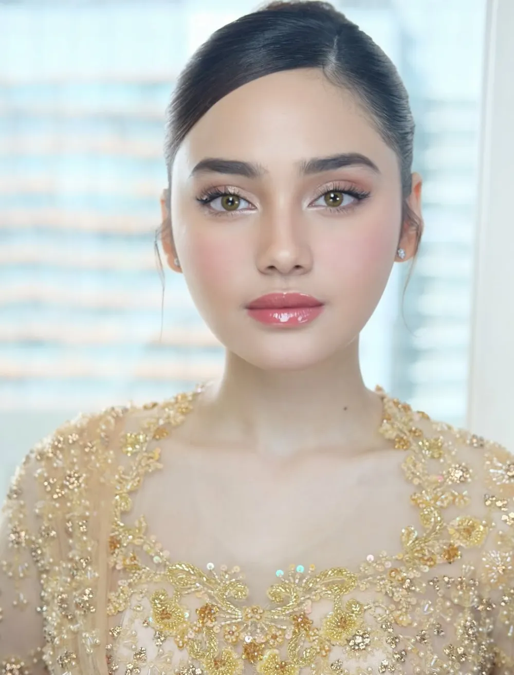 makeup kondangan Syifa Hadju © Instagram 