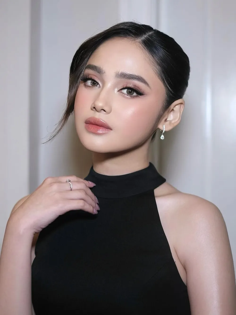 makeup kondangan Syifa Hadju © Instagram 