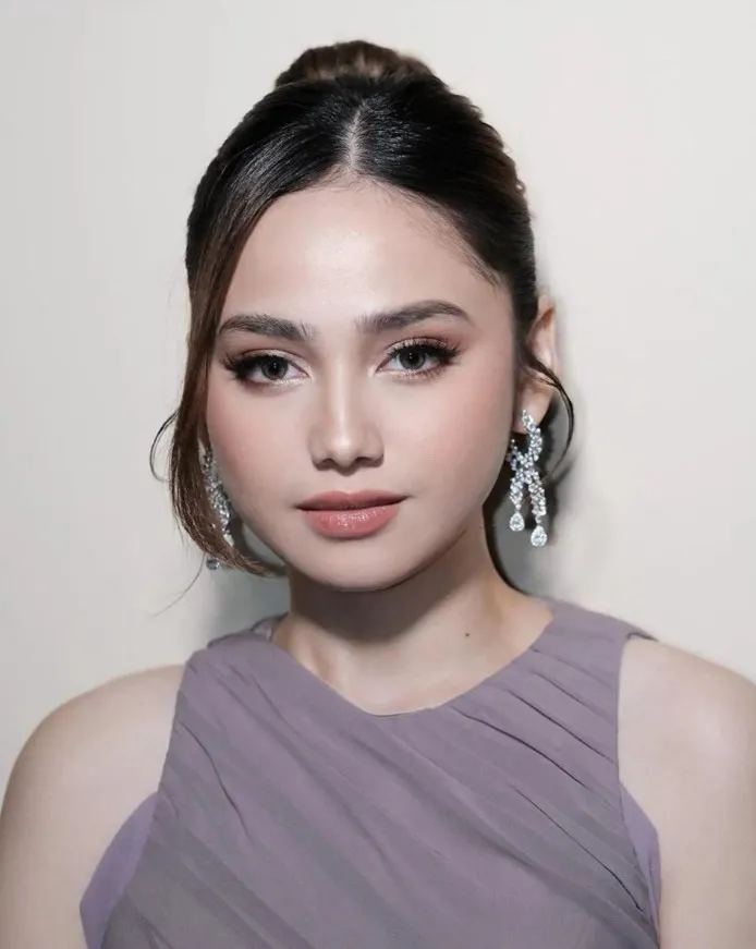 makeup kondangan Syifa Hadju © Instagram 