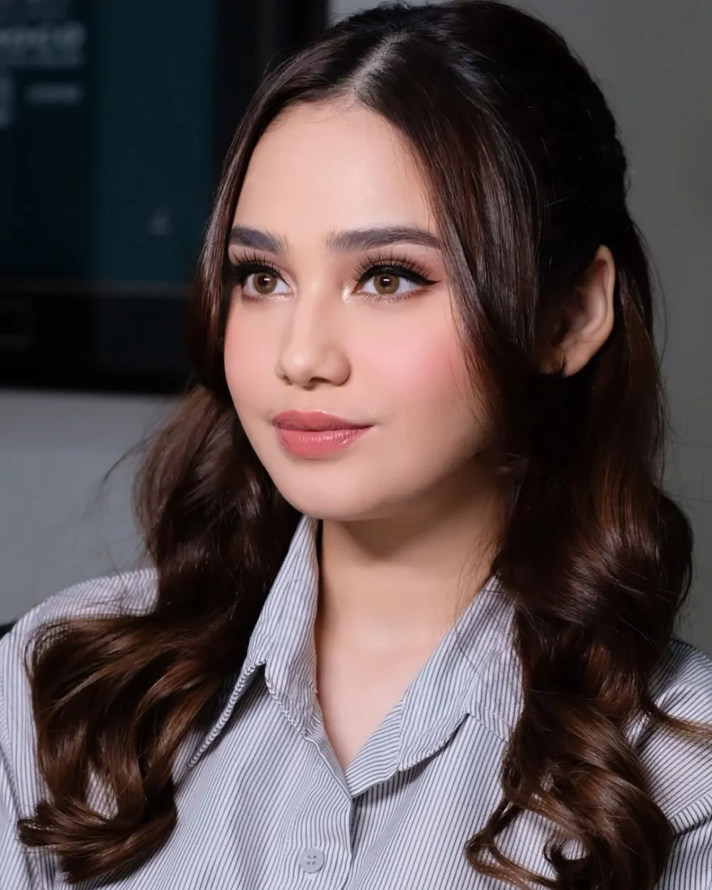 makeup kondangan Syifa Hadju © Instagram 