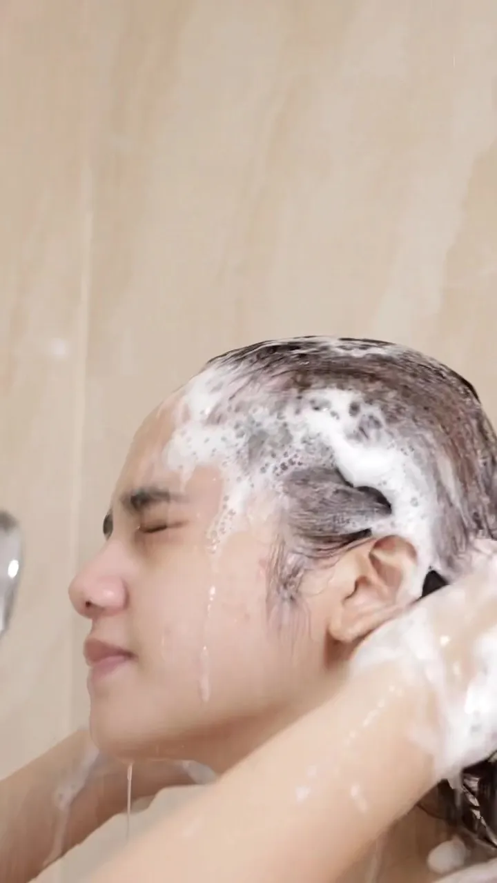 hair care routine ala Syifa Hadju © TikTok