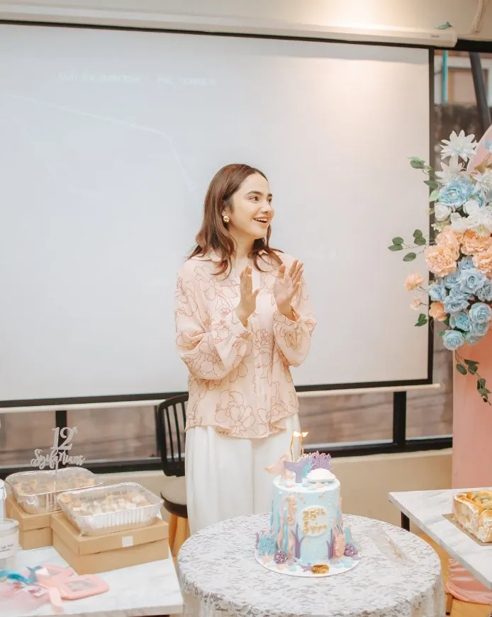 fresh dengan oranye look © Instagram