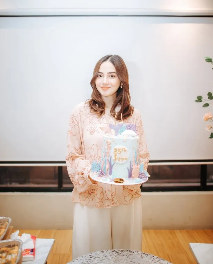 fresh dengan oranye look © Instagram