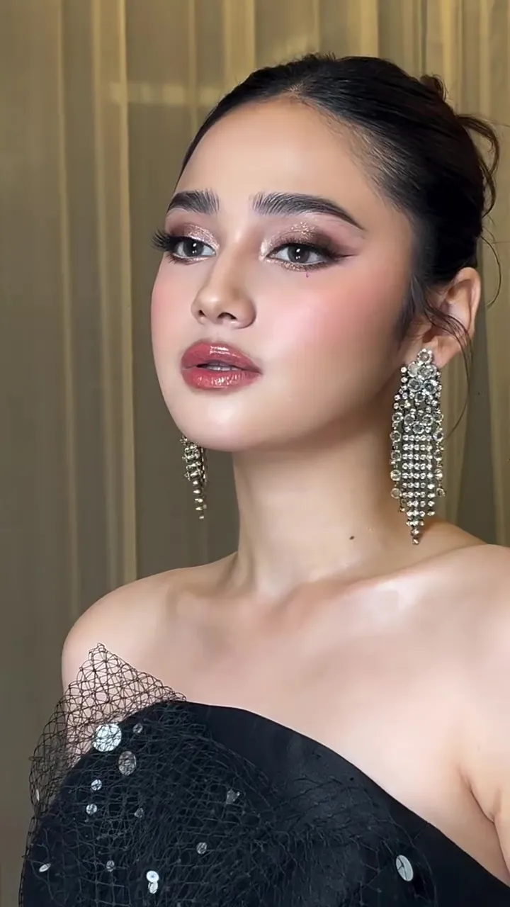 Syifa Hadju di pernikahan Luna © Instagram Syifa Hadju di pernikahan Luna © Instagram