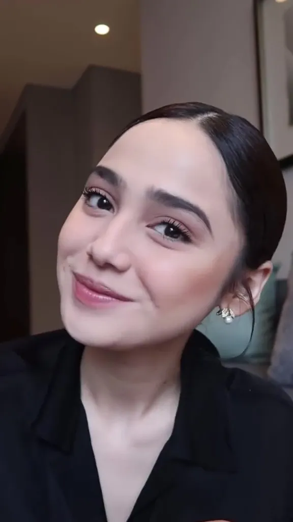 Transisi makeup ala Syifa Hadju © TikTok