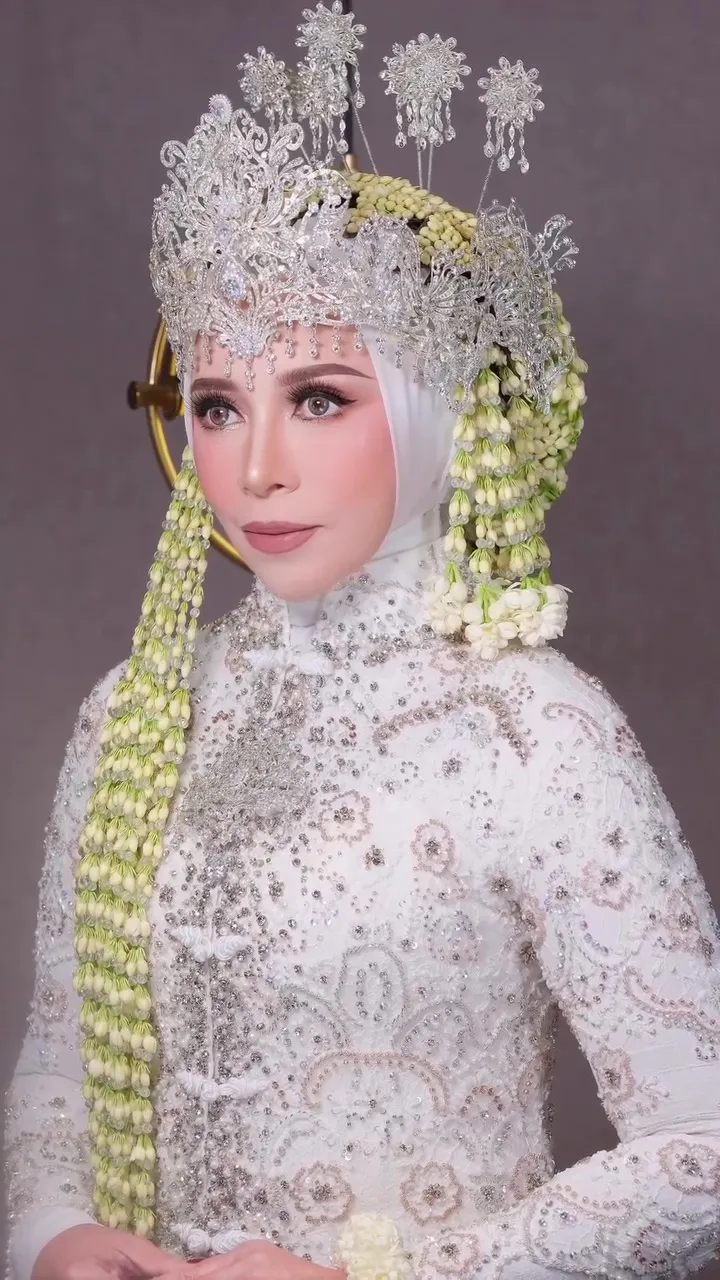 glam makeup Melly Goeslaw © 2025 brilio.net