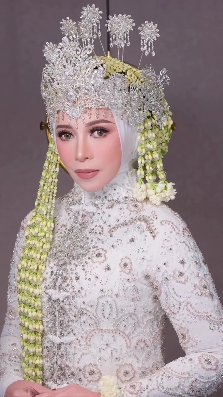 glam makeup Melly Goeslaw © 2025 brilio.net