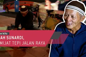 Mbah Sunardi, pemijat tepi jalan raya 