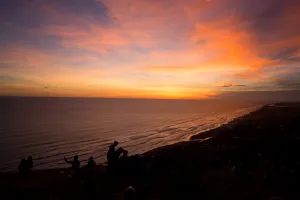 Berburu sunset di Bukit Paralayang Jogja, asyik banget