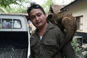 Wow, ada kebun binatang di tengah kampung