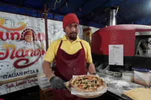 Pizza Kaki Lima, Kuliner Unik Jogja Murah Meriah