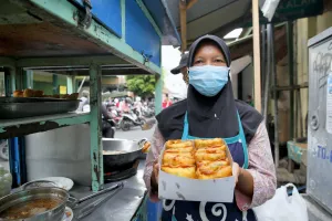 Martabak Telur Pasar Pathuk, saking enaknya ratusan porsi ludes 3 jam
