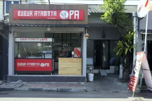  Bubur Ayamnya Opa punya Hudson IMB,  ludes ratusan porsi dalam sehari