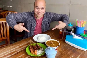 Jalan Makan Tongseng Pak H. Budi, kuliner khas Solo sejak 1985