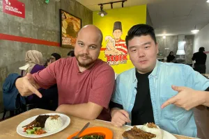 Jalan Makan Bebek Carok, renyahnya sampai ke dalam ditambah nikmatnya bumbu hitam