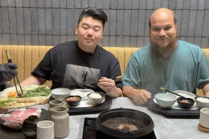 Jalan Makan Shiki, resto sukiyaki bergaya kansai daging disajikan dengan permen kapas